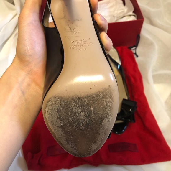 AUTHENTIC VALENTINO PATENT LEATHER STILETTO - Picture 4 of 5